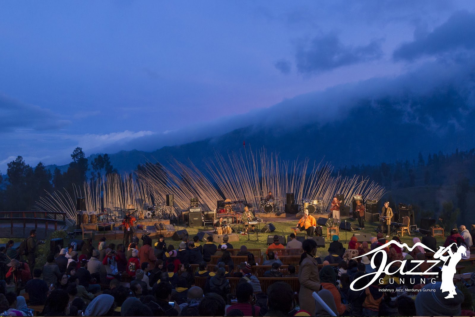 Jazz Gunung Bromo, Pesta Merdeka dalam Harmoni Alam Nusantara. Inilah Konser Musik Jazz Terbesar di Alam Terbuka!