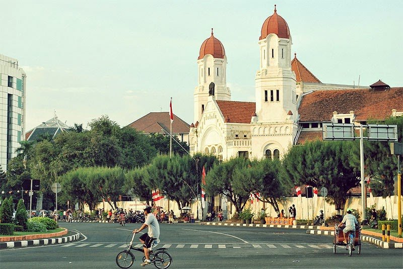 Lawang sewu, di Semarang ternyata tidak seseram itu loh!