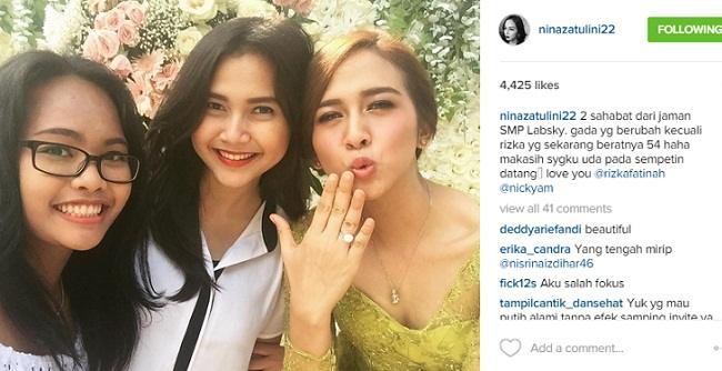 Kenapa Orang-Orang Sering Banget Update Foto Cincin Tunangan Atau Nikah di Media Sosial? Ini 6 Alasannya!