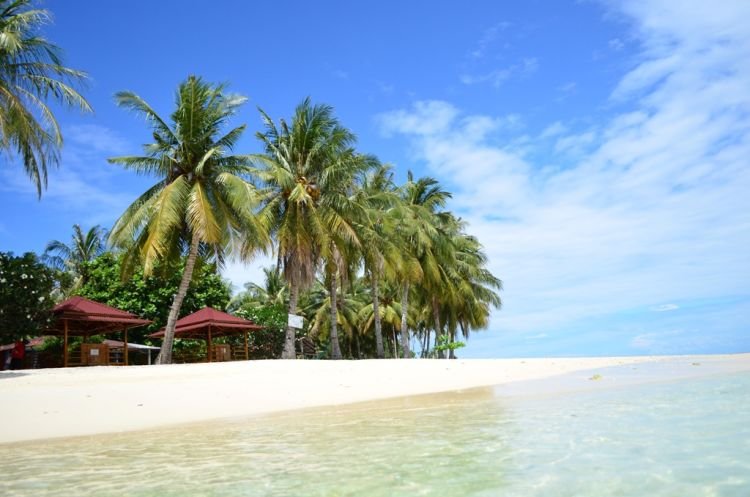 Pulau Pagang, asri nan tenang.