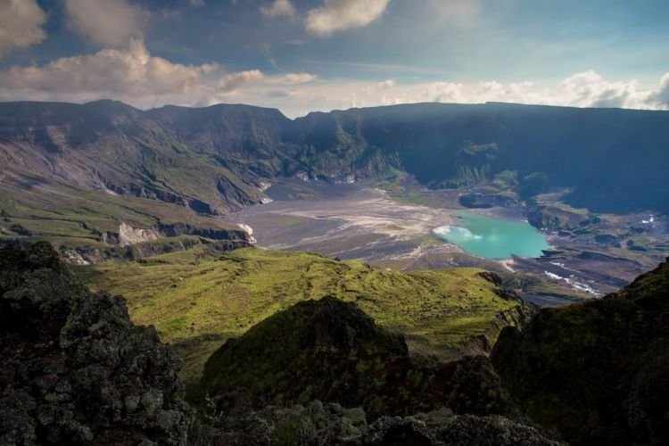 Puncak Tambora yang hilang.