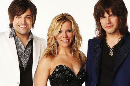 https://www.thebandperry.com