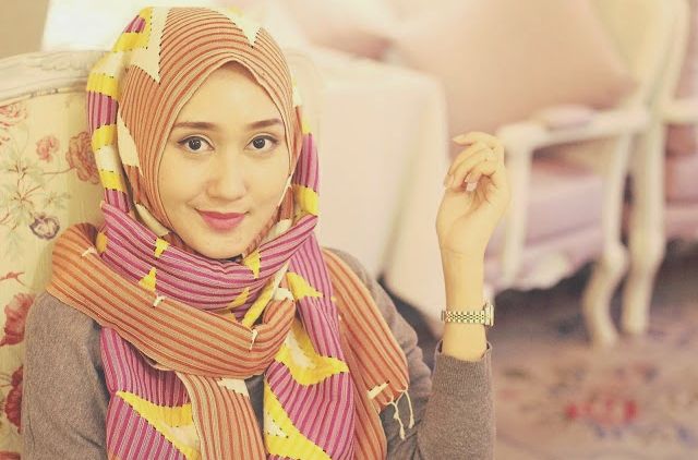 8 Style Fleksibel Ala Dian Pelangi: Cewek Yang Tidak Berhijab pun Wajib Menyimak!