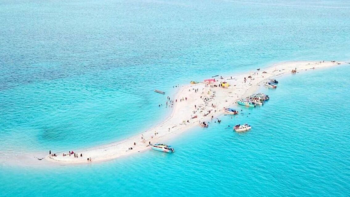 pantai derawan