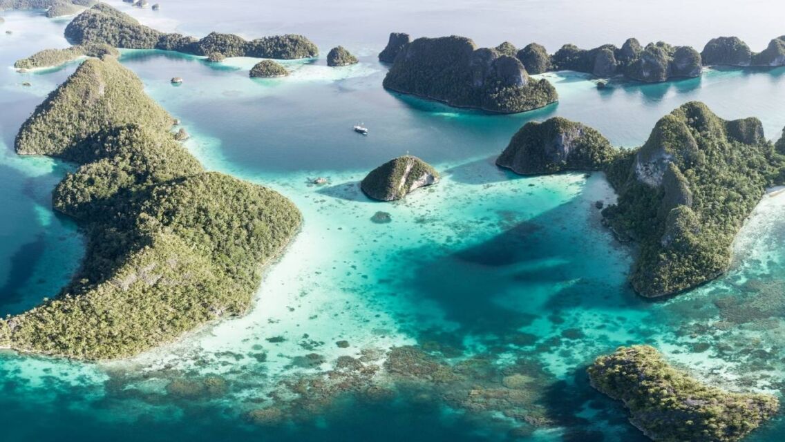 Pantai raja ampat di Papua Barat