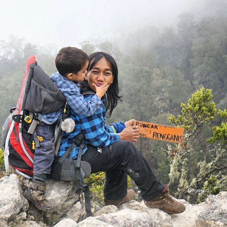 mom dan max jelajahi 15 gunung