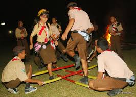 pramuka juga ada sesi nyanyi dan tepuk-tepuknya