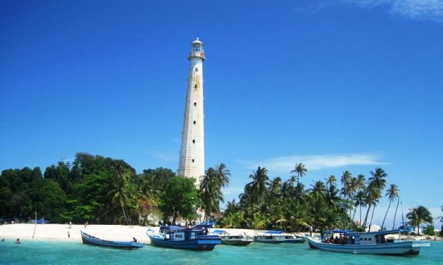 Pantai Lengkuas