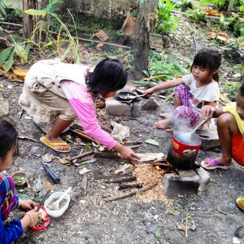 bermain masak-masakan