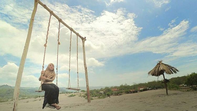 Pak Gubernur Tolong Lindungi Gumuk Pasir di Bantul Dong! Ntar Kalau Hilang, Jomblo Macam Kami Maennya Ke Mana?