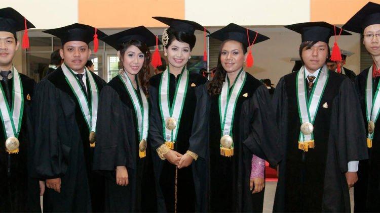 Pendamping Wisuda, Kebutuhan atau Trend?