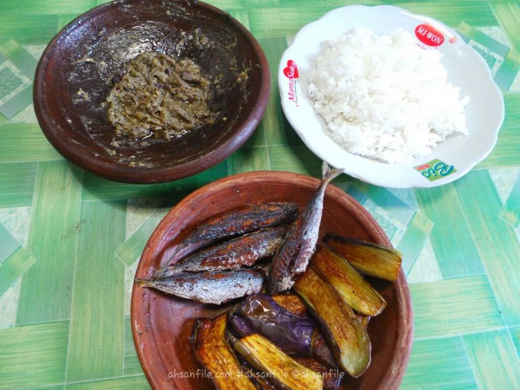 makan ikan asin pasti gak berani langsung banyak-banyak deh ;))))