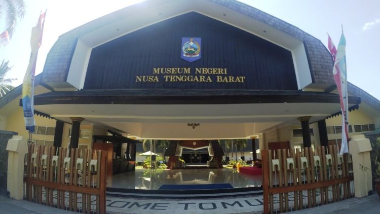 Dong Ayok ke Museum Negeri Nusa Tenggara Barat