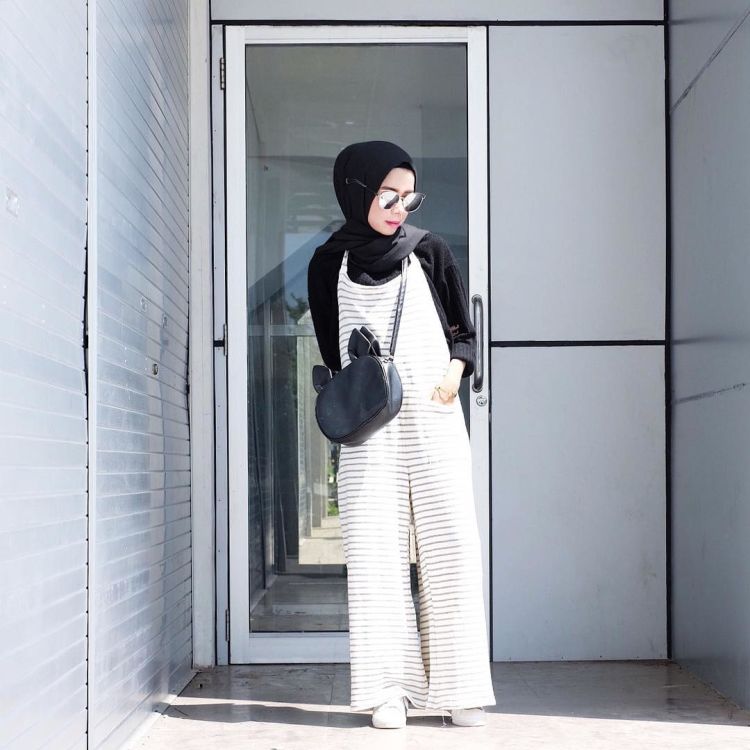 cantiknya yang pakai jumpsuit :3