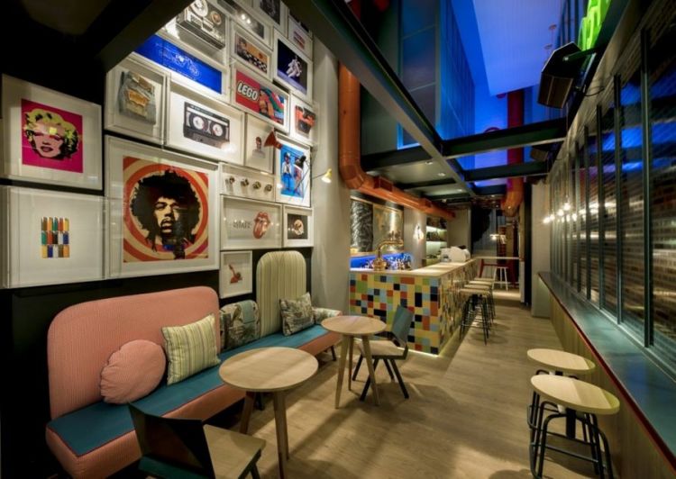 10 Inspirasi Desain Cafe  yang Keren Abis dan Bakal Bikin 