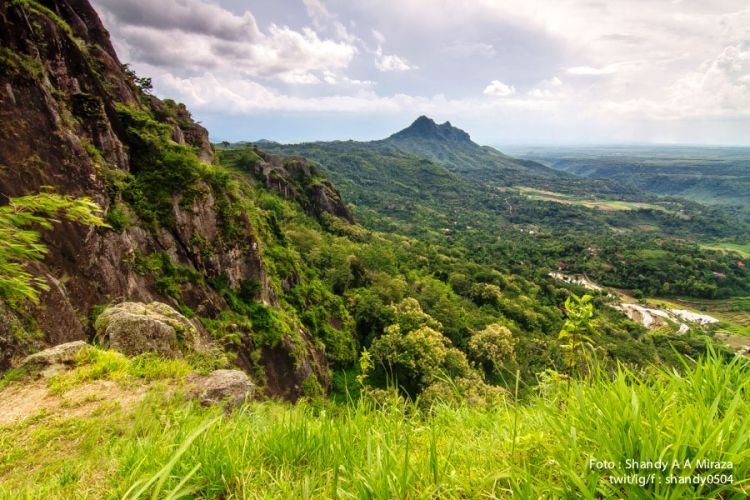 View Bayangkaki dari Gunung Bedes. Berjajar rapi nan cantik.