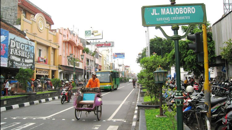 Kabar Gembira Buat Kita Semua, Malioboro Kini Ramah Buat Pejalan Kaki! Nggak Bisa Lagi Parkir Kendaraan Di Sini!