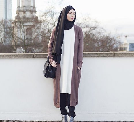 Long Cardigan Memang Luaran Yang Pas Agar Penampilan Berhijabmu