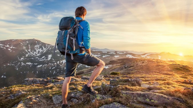 5 Alasan Kenapa Mendaki Gunung Adalah Obat Patah Hati Paling Ampuh. Konon Sih Bikin Cepet Move On!