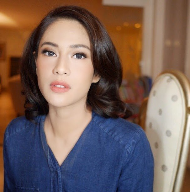 10 Mama Cantik, Bikin Cowok-Cowok Gak Berenti Melirik