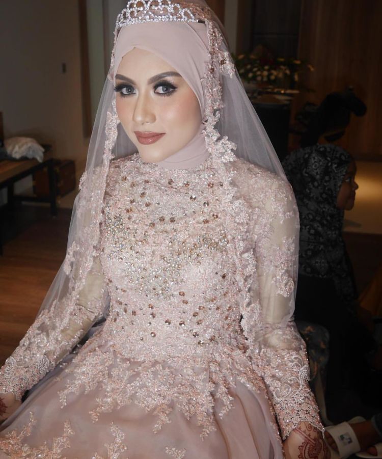 9 Inpirasi Make  Up  Natural  Buat Calon Pengantin Tampil 