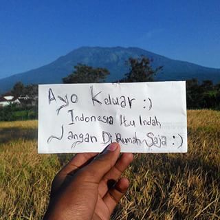 Indah gundulmu! Itu cuma sawah Tong!