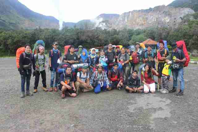 Kita Bukan Hanya Pendaki Gunung Jabodetabek tapi Kita Adalah Keluarga