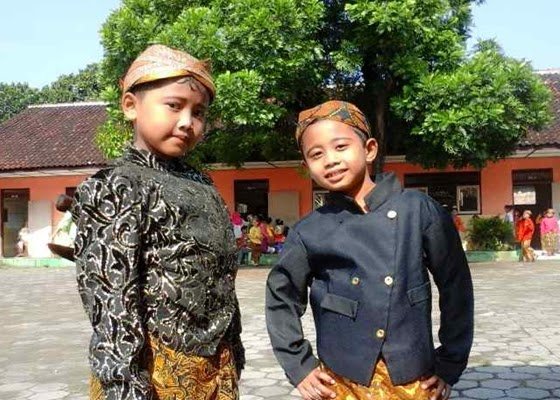 baju adat jawa anak