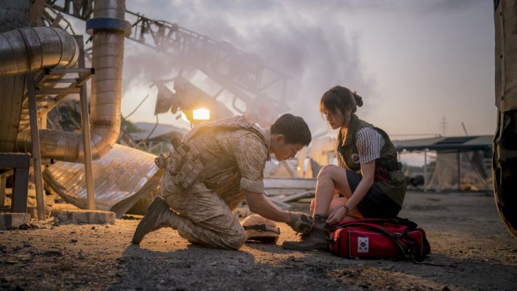 Terhitung Malam Ini, Bersiaplah Nonton 3 Episode Spesial dari Descendants of the Sun. Baper Tiga Hari Tiga Malam!