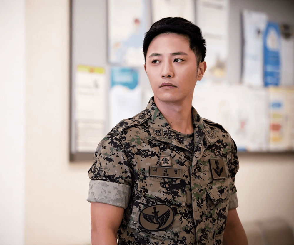 Kapten Yoo Shi Jin Memang Idola, Tapi Sersan Seo Dae Young Tetap Idaman. Ini Prinsip Kami, Penggemar Descendants of The Sun