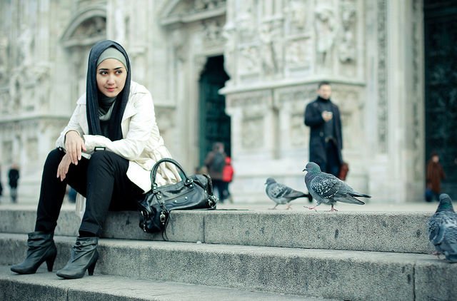 Untukmu Hijabers yang Doyan Travelling, 8 Tips Cerdas Ini Wajib Kamu Coba! Bikin Penampilan Kian Menawan!