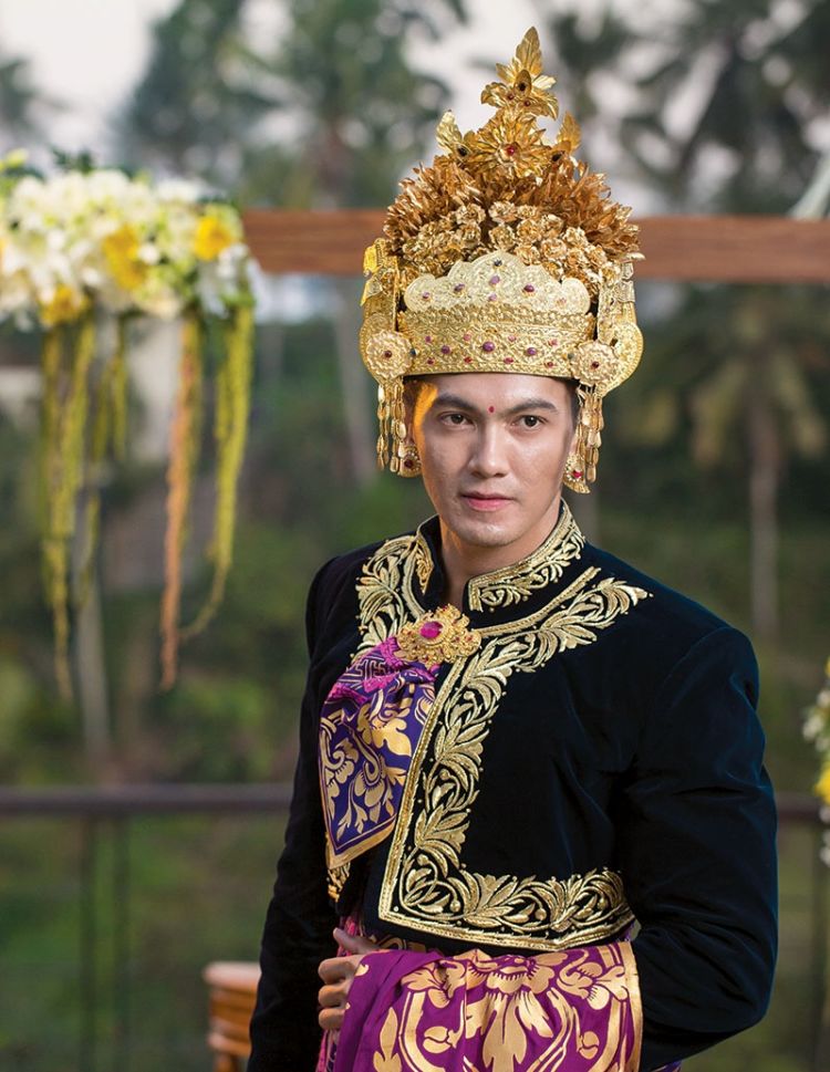 Busana pengantin pria khas Bali