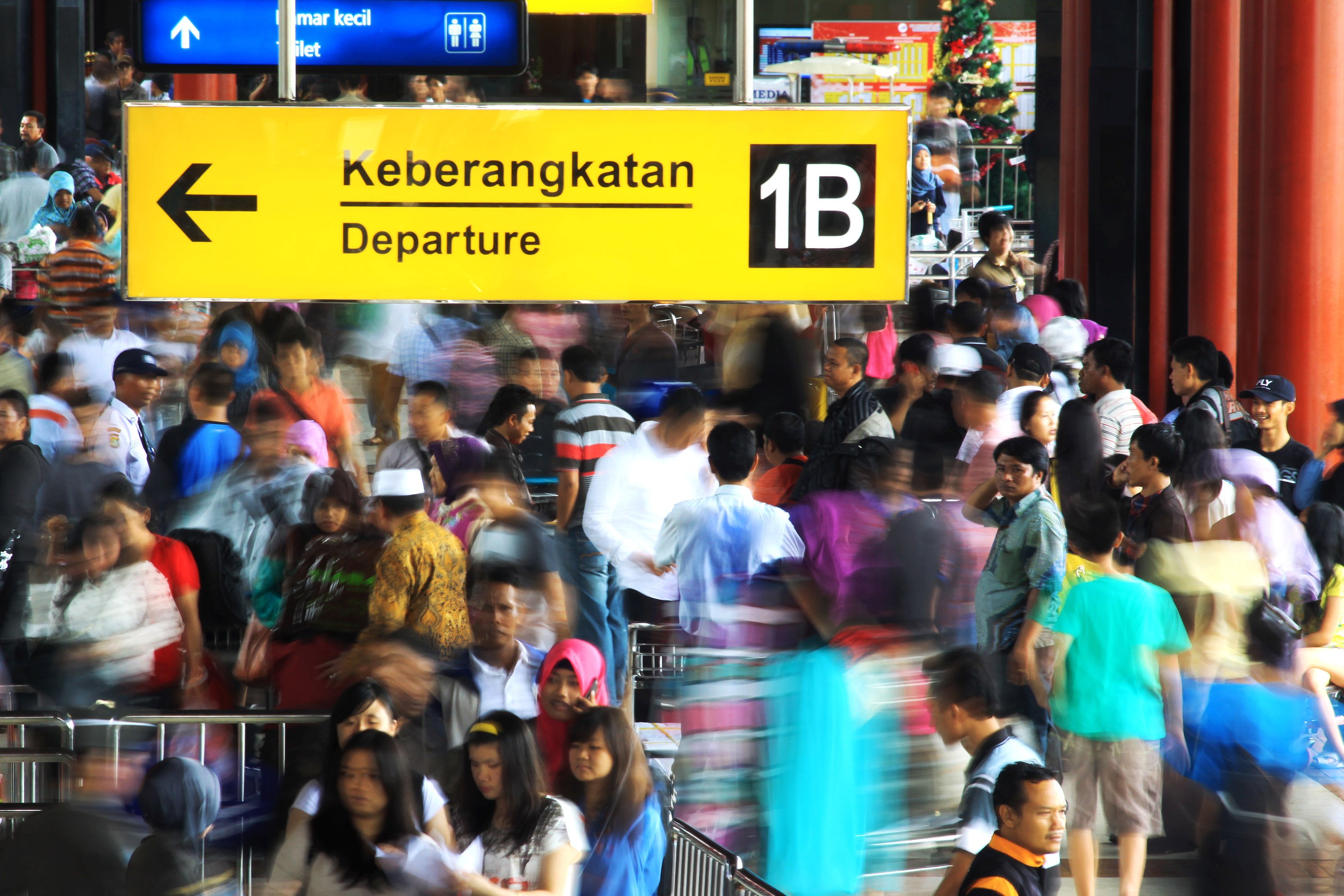 Untukmu yang Berburu Tiket Kereta Lebaran, 8 Perjuangan Ini Pasti Bisa Kamu Bayangkan