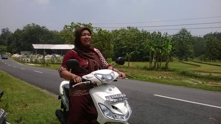 6 Hal yang Bakal Bikin Kamu Paham, Kenapa Ibu-Ibu Ber-matic Selalu Jadi Raja Jalanan