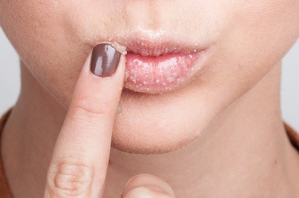 7 Tips Ber-Lipstik Matte Demi Penampilan Maksimal. Biar Bibir Gak Justru Kering dan Kasar