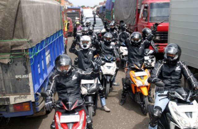 13 Tipe Pengendara Motor yang Ngeselin