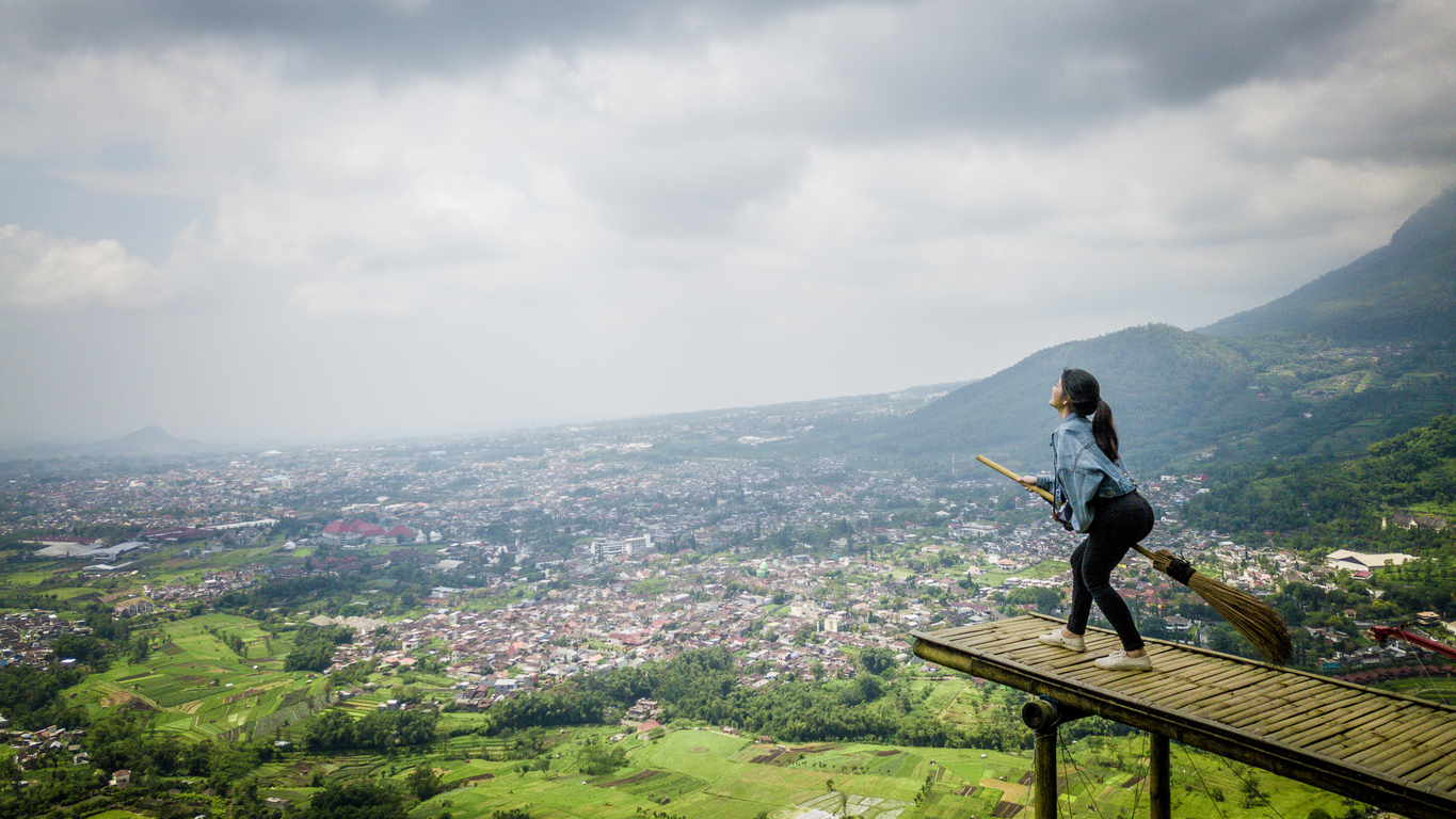 Patah Hati Bukan Untuk Diratapi, Traveling ke Destinasi Indah di Malang Ini Bisa Bikin Hatimu Terobati!