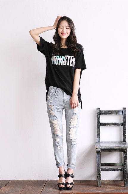 Paling aman ya jeans dan kaos