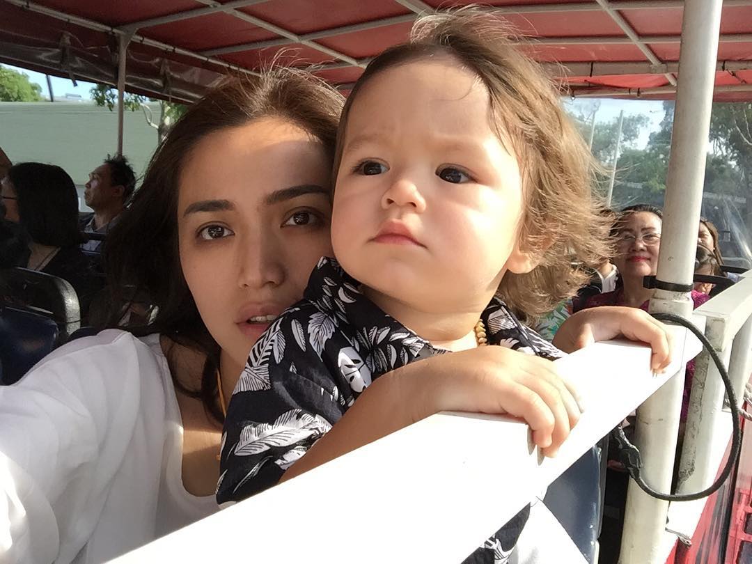 Udah Kenalan Sama Baby El Belum? Anaknya Jessica Iskandar yang Kebangetan Lucunya!