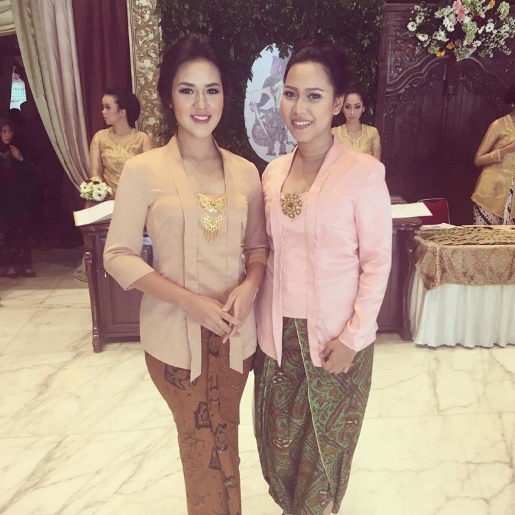 Mb Raisa aja pakai kebaya, kamu kapan? @raisa6690