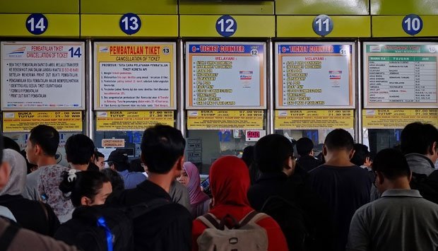 Yah, berjuang diantara antrian itu