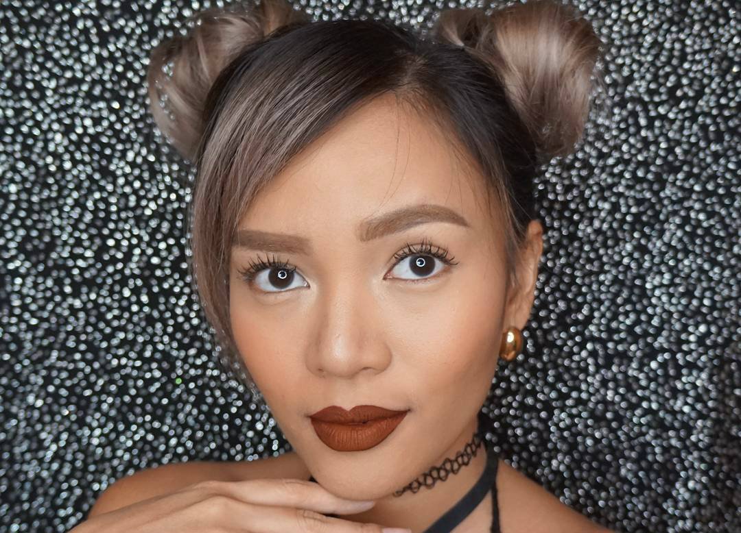 Bibir Hitam Karena Lipstik Matte Itu Menyebalkan! 5 Trik Jitu Ini Akan Menyelamatkanmu