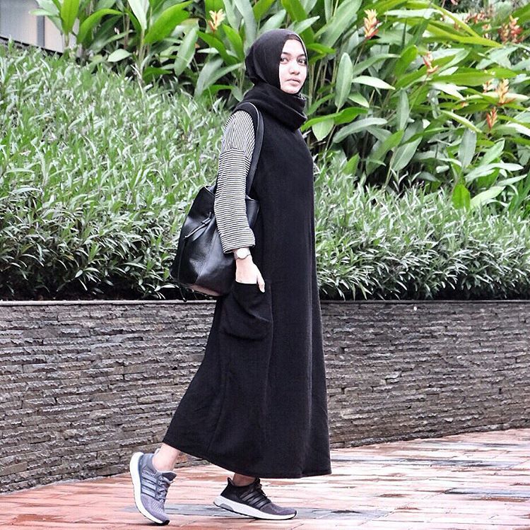 Dress tak Melulu Feminin Lho. 9 Style Dress Simpel yang Bisa Dicoba Oleh Si Tomboy