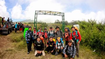 Liputan Jomblo Mendaki Rinjani. Ketika Jomblo Berkumpul dan Berjuang Untuk Mencumbu Puncak Rinjani!