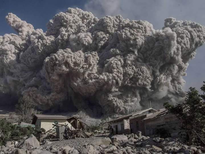 letusan sinabung 2010