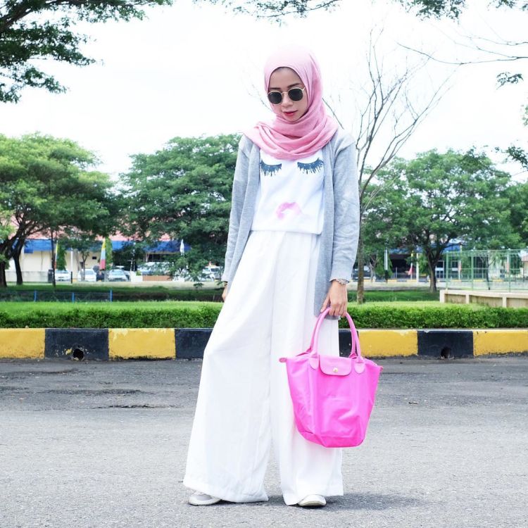 Putih pink yang serasi