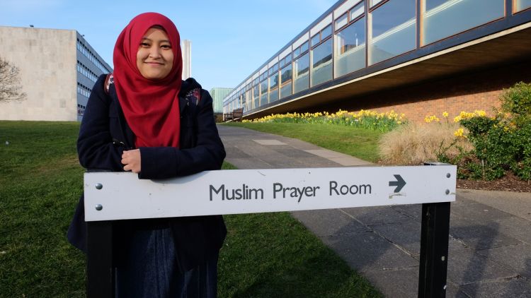 What Is It Like to be a Muslim in Britain Today?