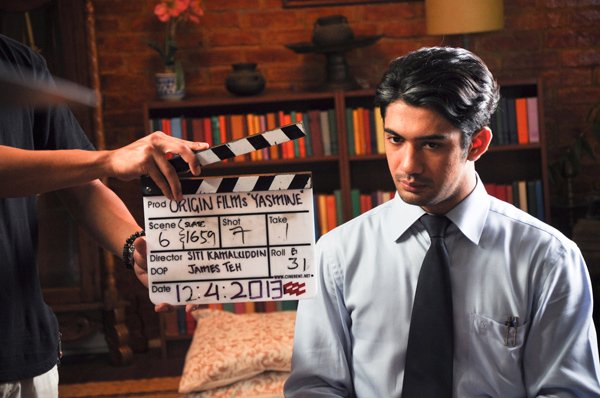 Aktor Terbaik Indonesia Saat Ini: Reza Rahadian. Film-Film Ini Jadi Buktinya!