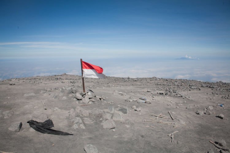 Puncak Mahameru.