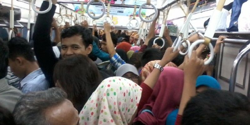 Orang-Orang yang Akan Kamu Temui Ketika Kamu Naik KRL